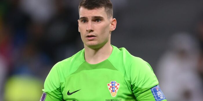 Siapa yang harus merekrut bintang Piala Dunia Kroasia Dominik Livakovic?