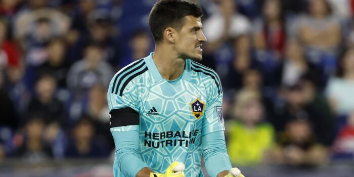 LA Galaxy menandatangani kiper Jonathan Bond untuk kontrak baru hingga musim MLS 2024