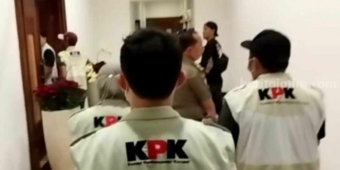 Giliran Rumah Ketua DPRD Jatim Kusnadi dan Sekda Digeledah KPK