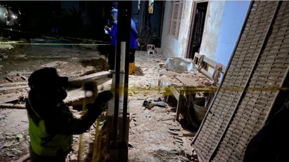 Ledakan Dahsyat di Blitar, Satu Orang Meninggal dan Tiga Orang Masih Tertimbun