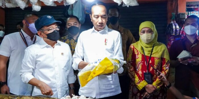 Dampingi Presiden Jokowi, Gubernur Khofifah Terus Berupaya Stabilkan Harga Beras di Jatim