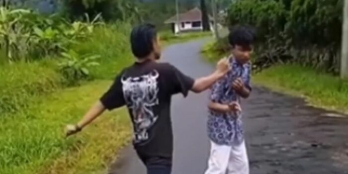 Viral Video Pelajar Dianiaya Gerombolan Pemuda di Pasuruan – Berita Jatim