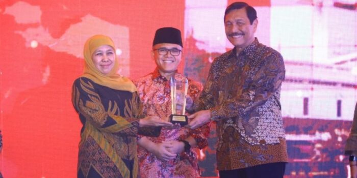 Gubernur Khofifah Raih Digital Government Award dari Kemenpan-RB