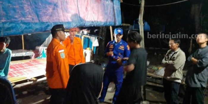 KM Baruna Angkut Sembako Pecah Dihantam Ombak, ABK Terombang-ambing Berjam-jam