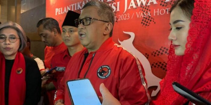 Hasto Kristiyanto Singgung Soal Capres Partai Lain di Surabaya