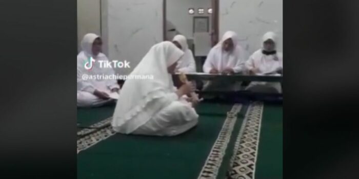 Detik-detik Ibu Meninggal saat Sedang Baca Alquran, Cara Berpulangnya Bikin Iri Warganet