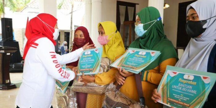 Gubernur Khofifah Imbau Ibu Hamil Rajin Periksa Kehamilan untuk Turunkan AKI