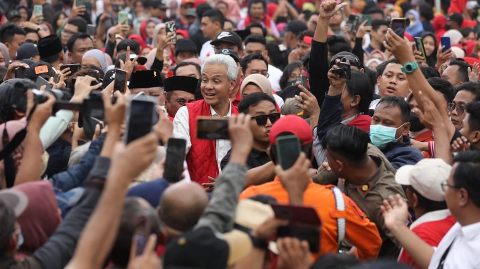 Datang ke Surabaya, Ganjar Pranowo Jadi Magnet Warga Jawa Timur: Pak Aku Bocahmu