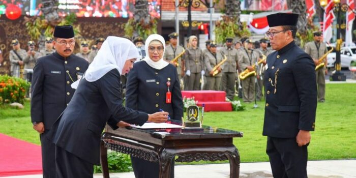 Lantik 505 Pejabat Administrator dan Pengawas,Gubernur Khofifah Tekankan Core Values ASN Ber-AKHLAK dan Berintegritas – Berita Jatim