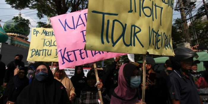 Ratusan Penghuni Rumah Dinas PT KAI di Surabaya Serbu Kantor Daop 8