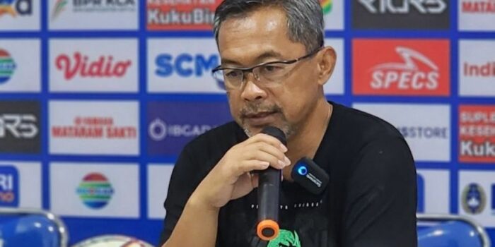 Manajemen Persebaya Panggil Tim Pelatih, Nasib Aji Santoso di Ujung Tanduk?