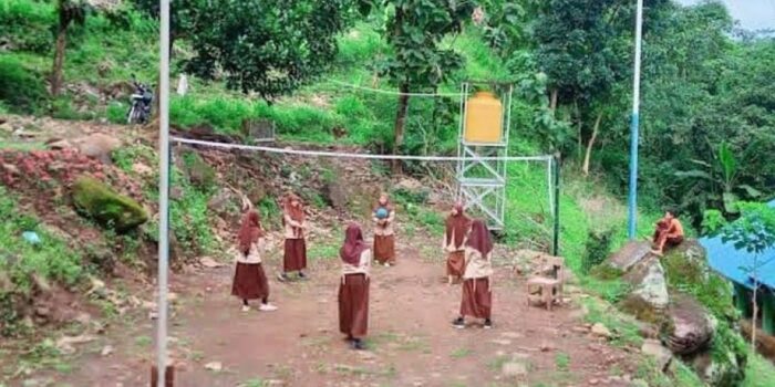 Hanya Dapat 1 Murid Baru, SMP Negeri di Situbondo Ini Lebih Banyak Gurunya daripada Jumlah Siswa