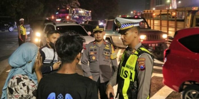 Polisi Amankan 39 Kendaraan di Pintu Masuk Surabaya, Ada yang Bawa Sajam Hingga Barang Terlarang