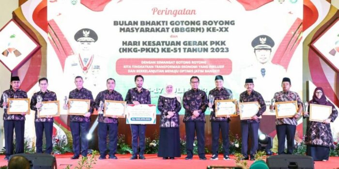 Percepat Penurunan Kemiskinan Ekstrem dan Stunting, Gubernur Khofifah Ajak Bupati dan Wali Kota Tingkatkan Sinergi