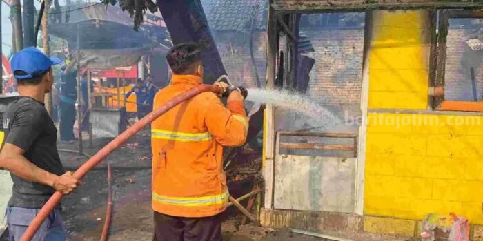 Menyerahkan Diri ke Polisi, Terduga Pelaku Pembakaran Rumah di Mojokerto Mengalami Luka Bakar