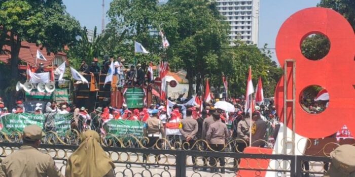 Tak Ditemui Eri Cahyadi, Puluhan Warga Pemilik Surat Ijo Ancam akan Kembali Datangi Balai Kota Surabaya