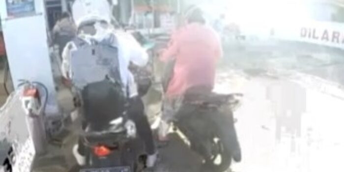 Emak-emak Serobot Antrean di SPBU Tanpa Dosa Bikin Geregetan: Jangan Merasa Ibu-ibu terus Seenaknya – Berita Jatim