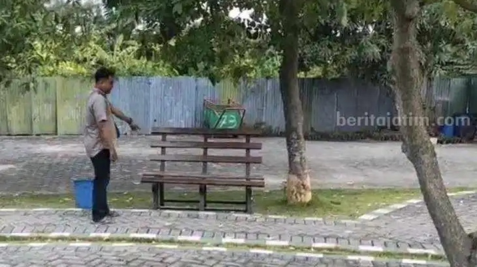Duh! Pasangan Muda Mudi Mesum Diduga di Taman Lokomotif Bojonegoro Terekam Kamera