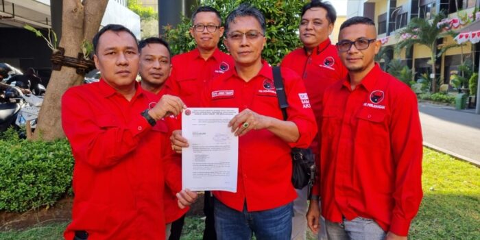 BREAKING NEWS! PDIP Jatim Laporkan Rocky Gerung ke Polda Jatim Buntut Dugaan Hina Jokowi