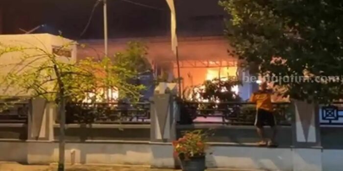 BREAKING NEWS: Gedung BBPMP Jatim di Surabaya Terbakar, Belasan Orang Terjebak