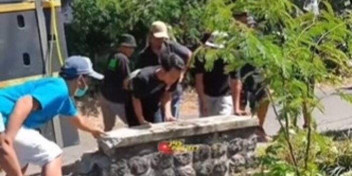 Viral Pagar Jembatan Dibongkar Demi Truk Sound System Bisa Lewat, Warganet Geram: Bisa Dipidanakan – Berita Jatim