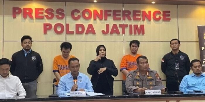 Aksinya Terbongkar, 2 Warga Sidoarjo Ditangkap Polisi Usai Bikin PT GoTo Gojek Rugi Rp2,2 Miliar – Berita Jatim