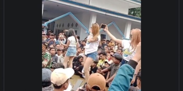 Digelar Dekat Masjid, Parade Goyang Pirang di Lumajang Tuai Pro dan Kontra – Berita Jatim
