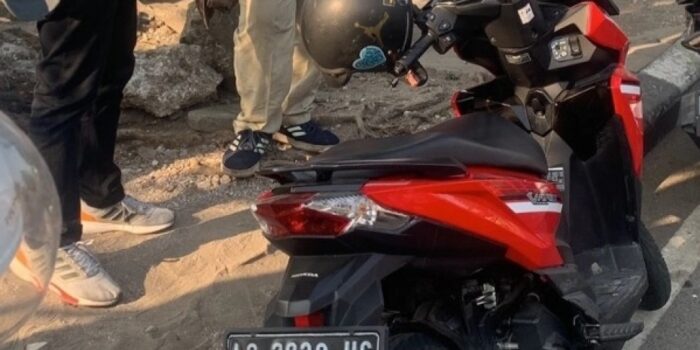 Motor dan Tas Ditinggal di Pinggir Sungai Karah Surabaya, Pemiliknya Ditemukan Meninggal – Berita Jatim