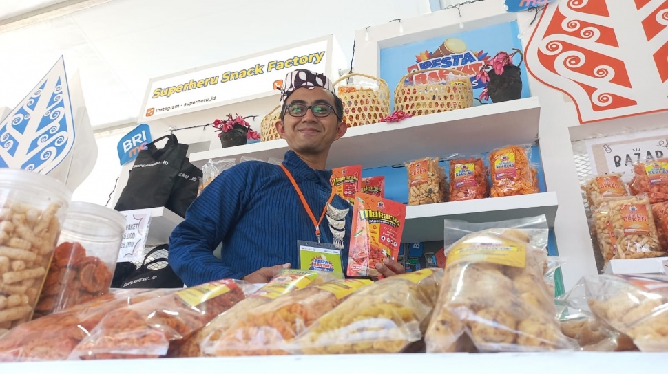 UMKM Pesta Rakyat Simpedes BRI Ini Sukses Jadi Produsen Snack di Jawa Timur Usai Dapat Modal & Inkubasi Bisnis