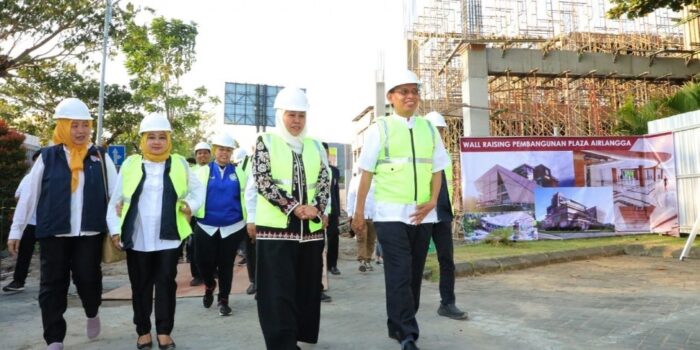 Gubernur Khofifah Resmikan Wall Raising Pembangunan Plaza Airlangga di Unair, Beroperasi Pertengahan 2024