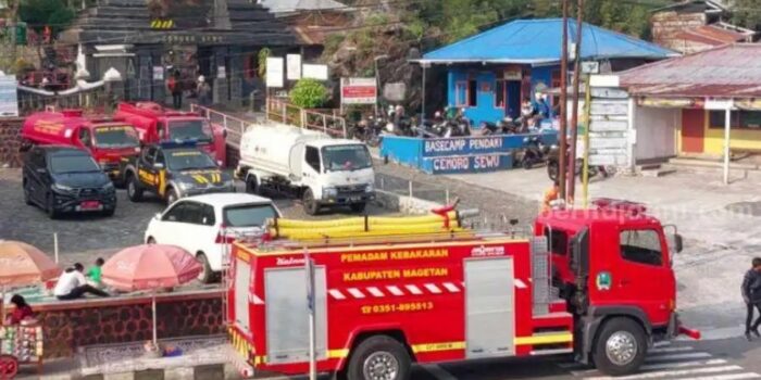 Api Kebakaran Gunung Lawu Kian Mendekat ke Pemukiman di Cemoro Sewu