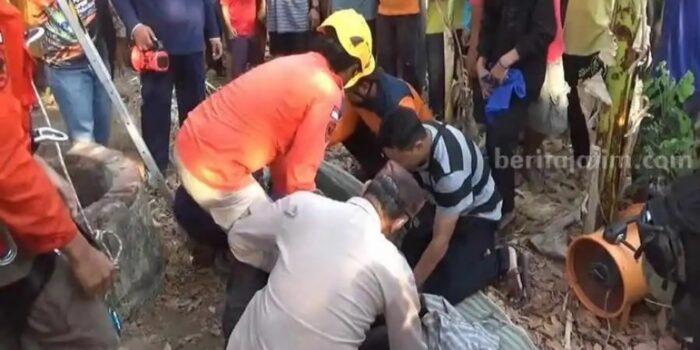 Ceburkan Diri ke Sumur Sedalam 6 Meter, Evakuasi Remaja di Ponorogo Berlangsung Dramatis