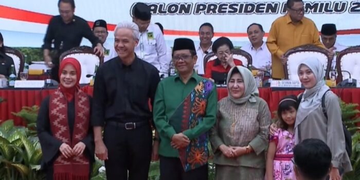 Jadi Duet Ganjar Pranowo di Pilpres 2024, Mahfud MD Cawapres dari Pulau Madura