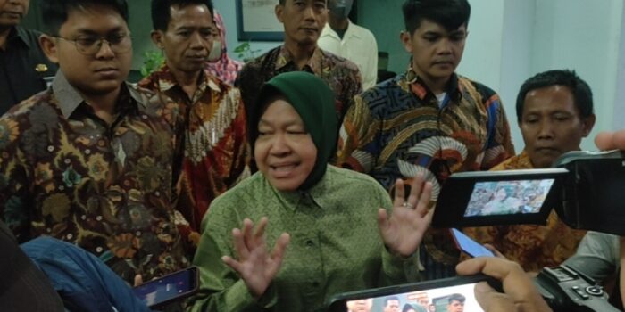 Mensos Risma Dampingi Korban Rupadaksa Ayah Kandung di Madiun: Pelaku Harus Dihukum Berat