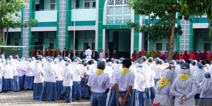 Buntut Gaduh Toilet Siswa Berbayar, Kemenag Beri Sanksi Kepala MAN 1 Pamekasan – Berita Jatim