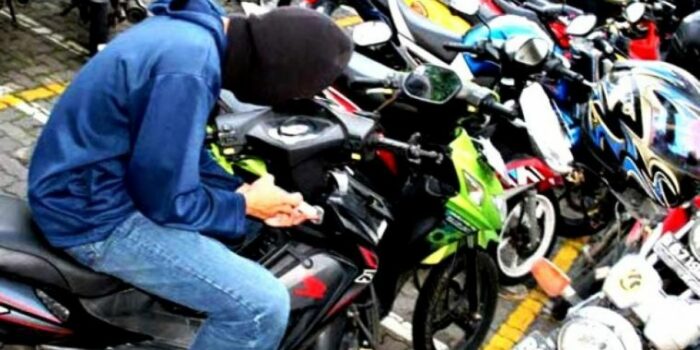 Motor Milik Polisi di Jember Dicuri, Wajah Malingnya Tertangkap Kamera CCTV