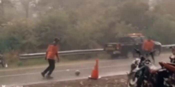 Momen Bahagia Relawan Karhutla Gunung Lawu Menyambut Hujan Terekam Kamera – Berita Jatim