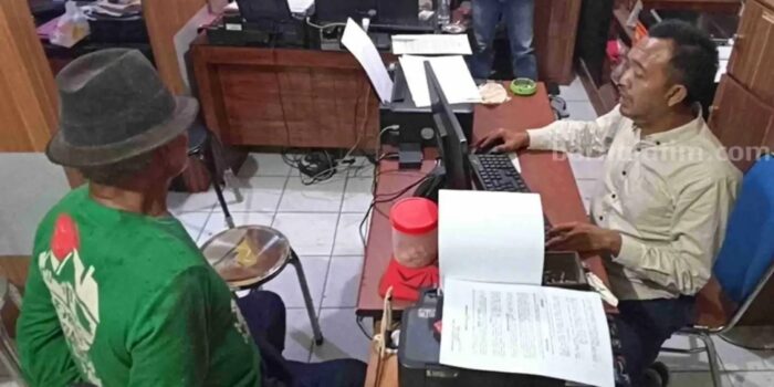 Kakek di Tuban Bacok Tetangganya Menggunakan Samurai, Ini Kronologi Lengkapnya – Berita Jatim