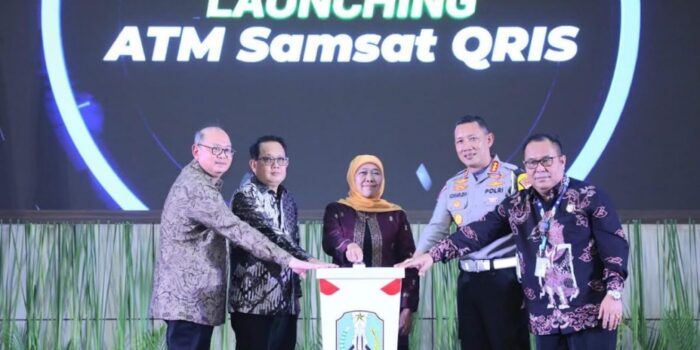 Peringati HUT ke - 61 Bapenda Jatim, Gubernur Khofifah Luncurkan ATM Samsat QRIS