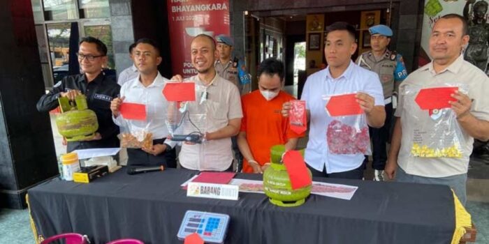 Nekat Jalankan Bisnis Pengoplosan Elpiji, Pekerja di Malang Alami Luka Bakar