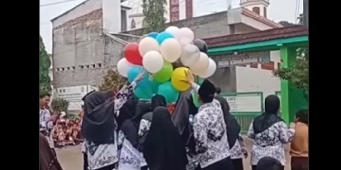 Detik-detik Balon Gas Meledak Hingga Keluarkan Api saat Perayaan Hari Guru Nasional – Berita Jatim