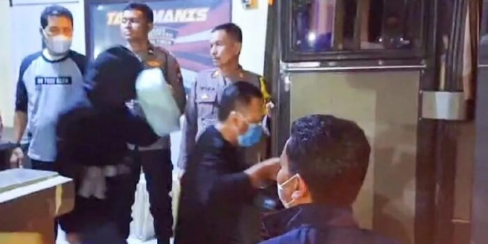 OTT KPK di Bondowoso, 2 Oknum Kejari dan Seorang Pegawai Dinas PUPR Dibawa ke Jakarta