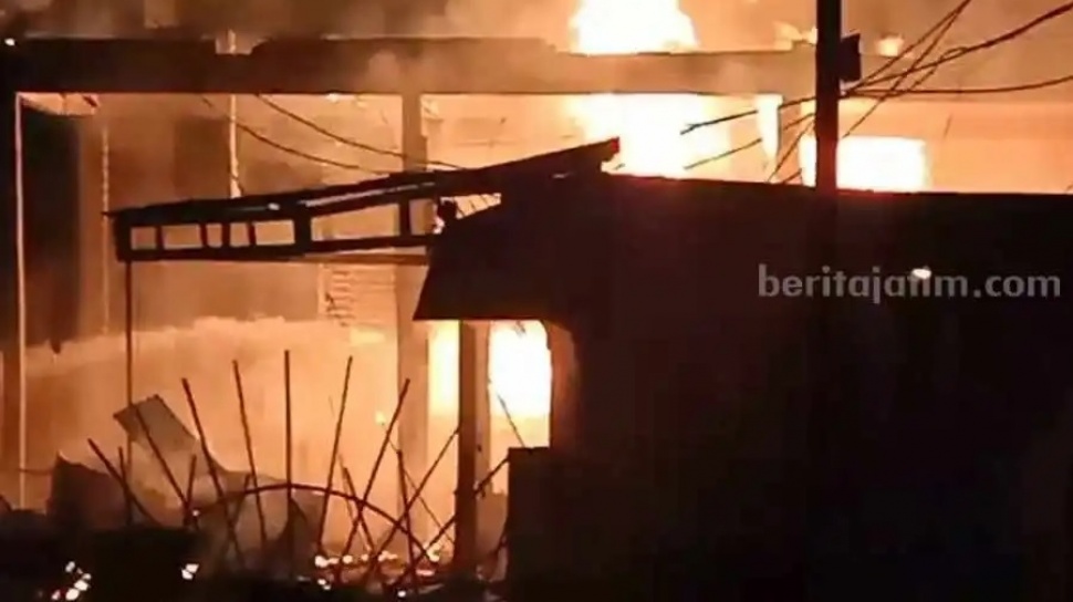 Pom Mini Terbakar di Sidoarjo, Warga Semburat Mendengar Suara Ledakan