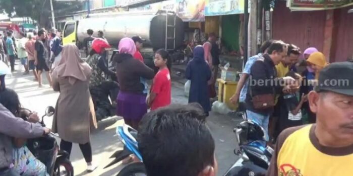 Detik-detik Truk Tangki Oleng Tabrak Kerumunan Pedagang di Pasar Paron Ngawi