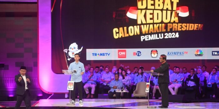 Gibran Terkesan Punya Misi Permalukan Lawan Debat, Pengamat Unej: Argumennya Sarat Problematik