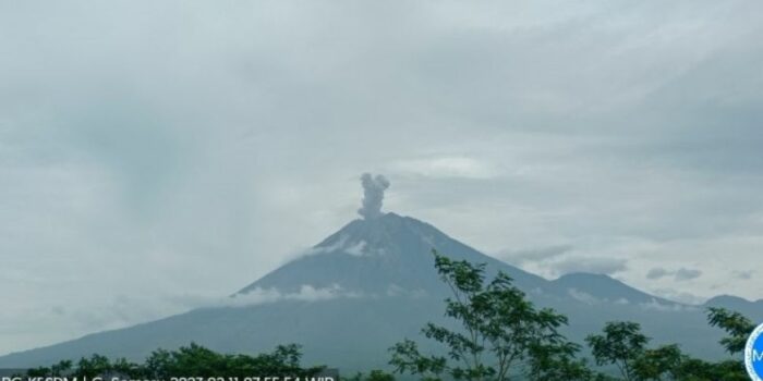 Gunung Semeru Erupsi, Ini Kumpulan Doa Terhindar dari Bencana Alam: Lengkap Bahasa Arab dan Terjemahan