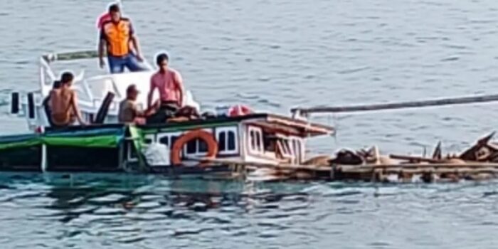 Menegangkan! Detik-detik KM Labobar Tenggelam di Perairan Karamian Sumenep