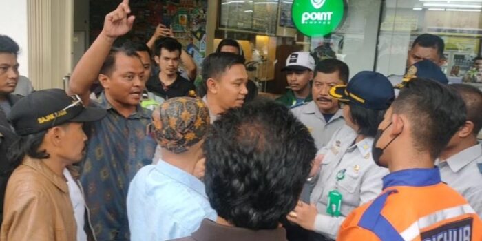 Tolak Sosialisasi Penggunaan QRIS, Paguyuban Jukir Surabaya Bersitegang dengan Dishub