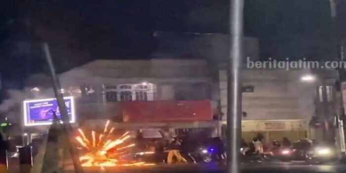 Viral Gerombolan Pemuda Bikin Resah di Pandaan Pasuruan, Acak-acak Pedagang Hingga Keroyok Pembeli – Berita Jatim
