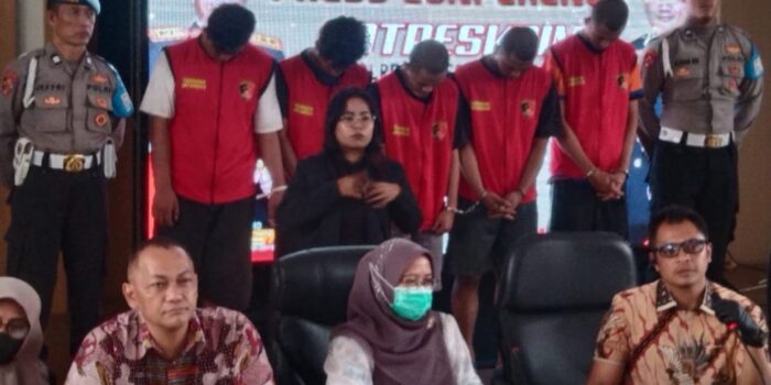 Pelaku Pengeroyokan di Jalan Tunjungan Surabaya Ditahan di Polda Jatim